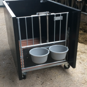DairyTop Kälbereinzelbox auf Rädern 100cm Breit