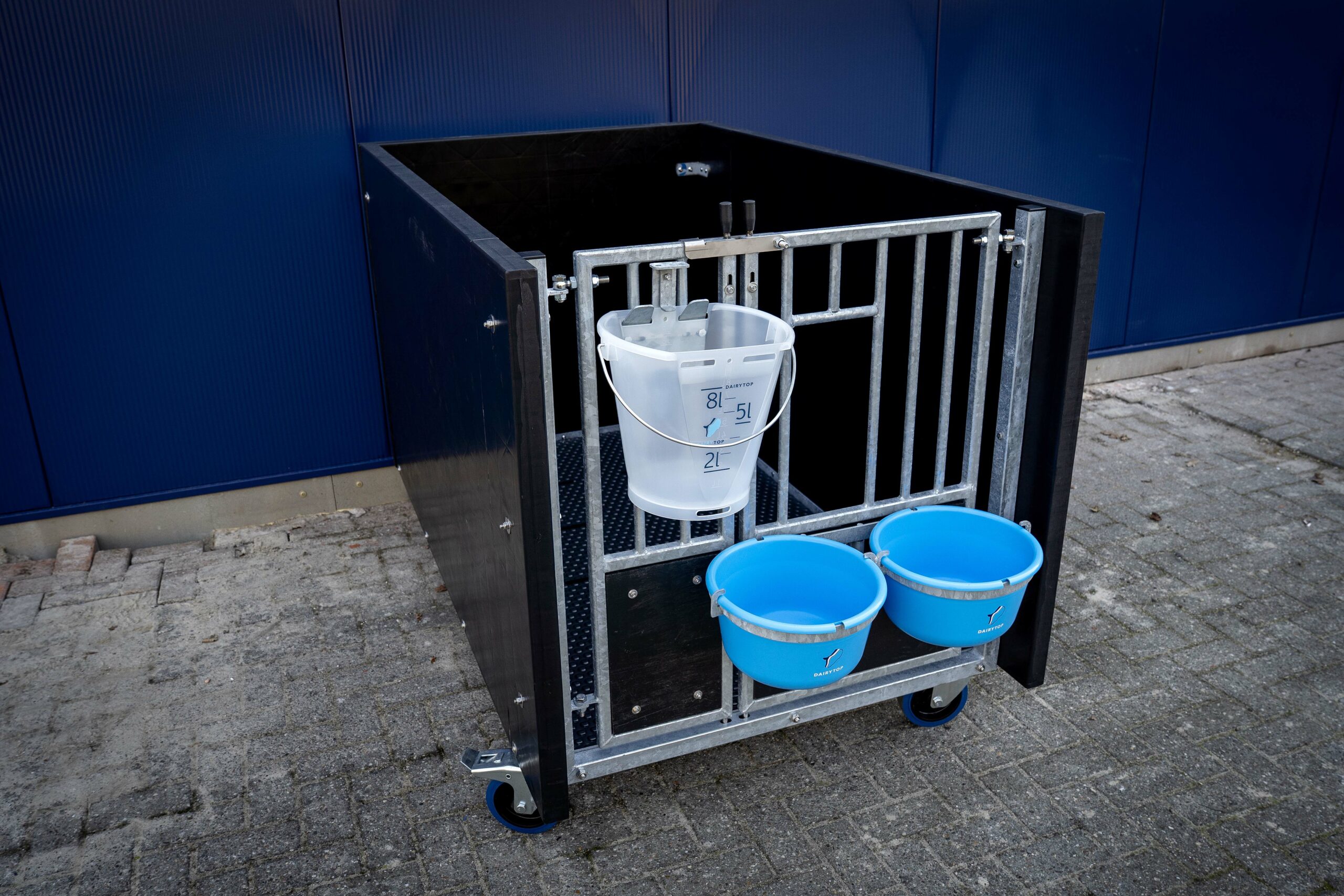 DairyTop Kälberbox auf Rädern, 90 cm breit